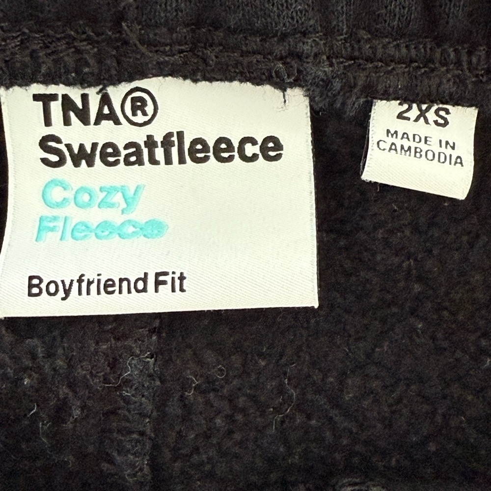 TNA Extra Fleece Boyfriend Sweatpants with excellent condition - Picture 9 of 10